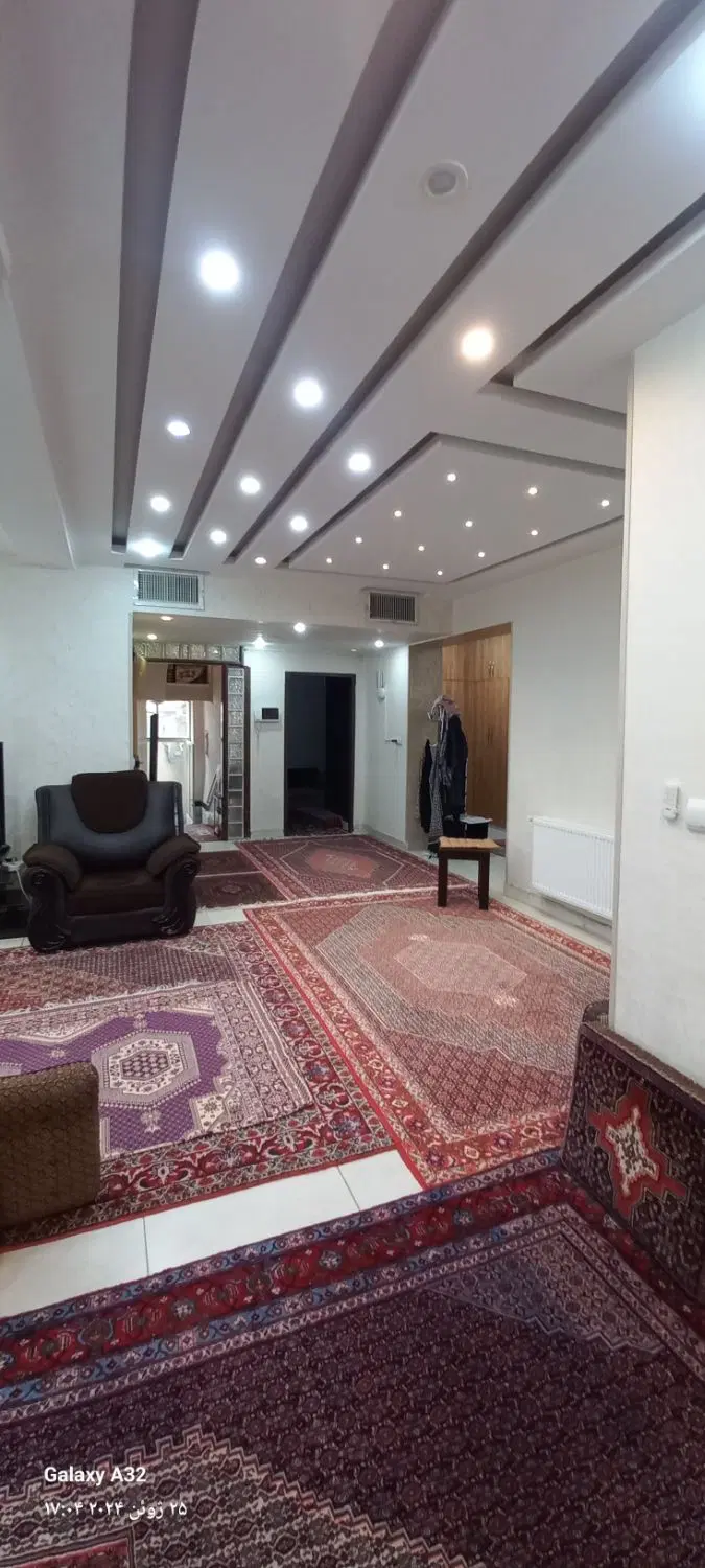 واحد اپارتمان شخصی ساز رو خیابان اصلی شیخان