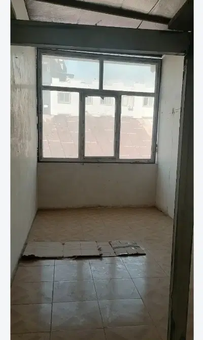 دفتر ۶_۵ متری داخل پاساژ