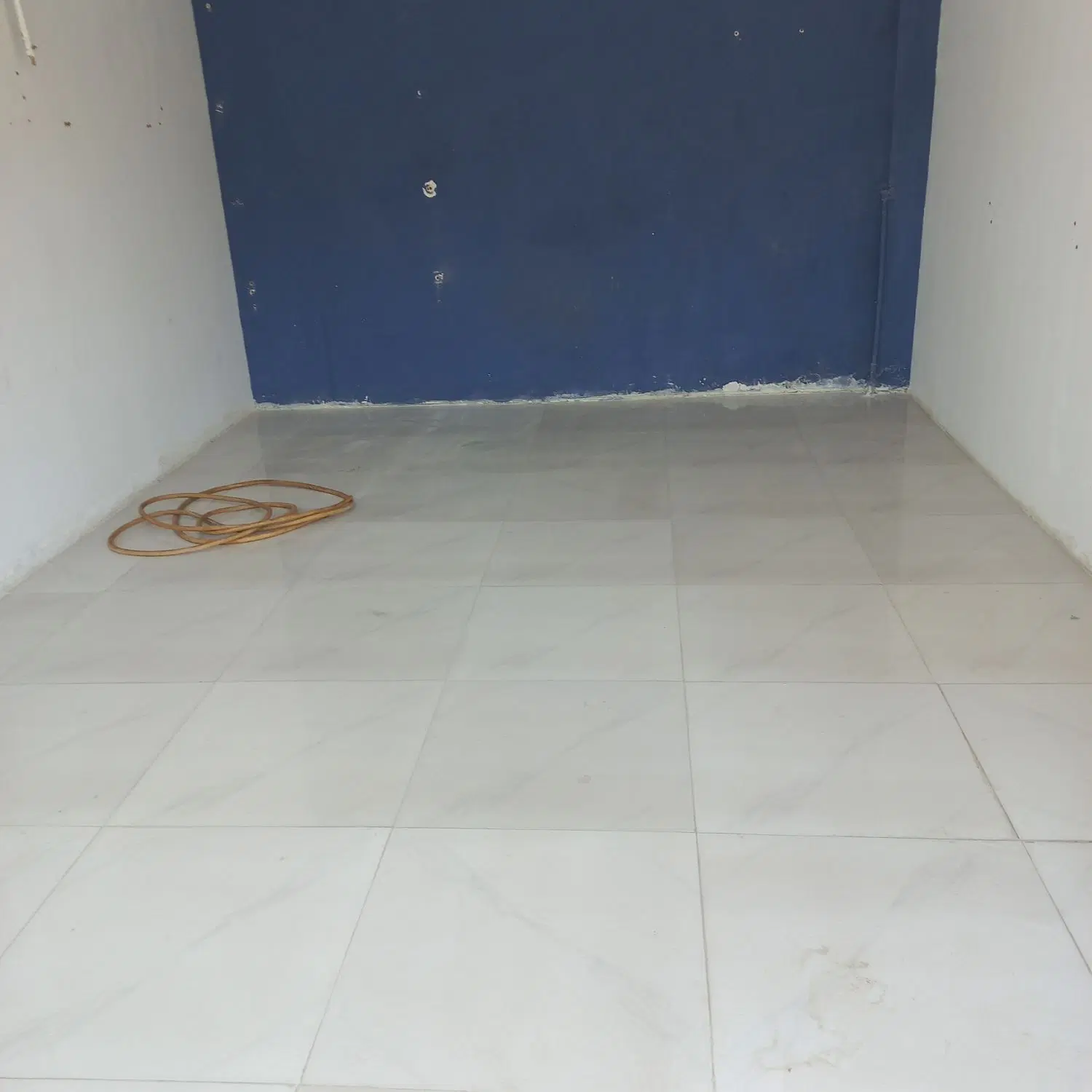 یک باب مغازه ۱۸ متری