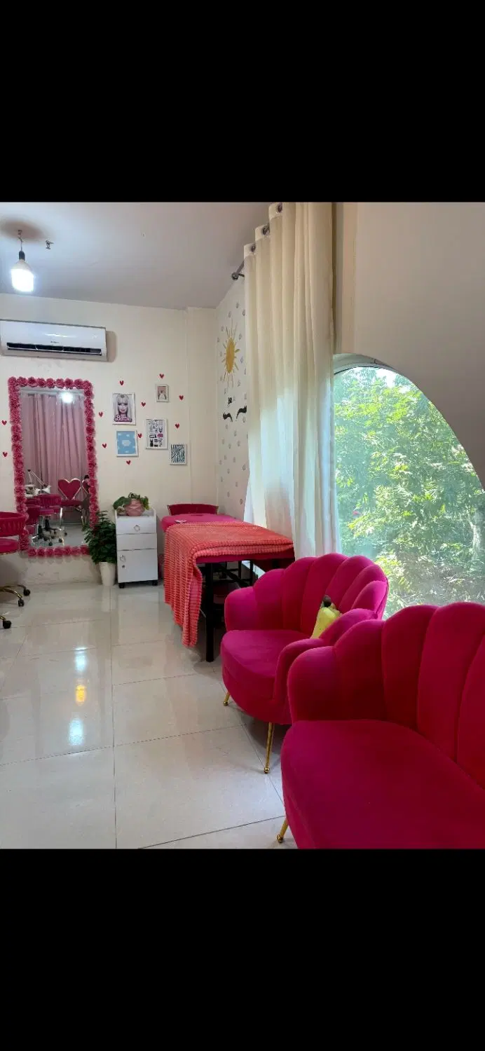 اجاره میز ناخن و تخت