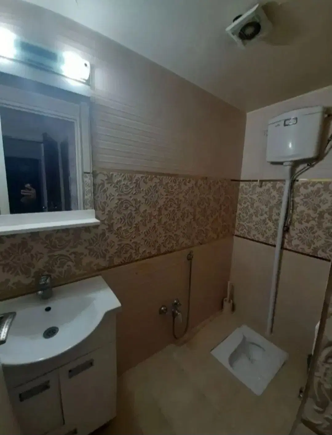 تهرانسر 60 ماریا پارکینگ