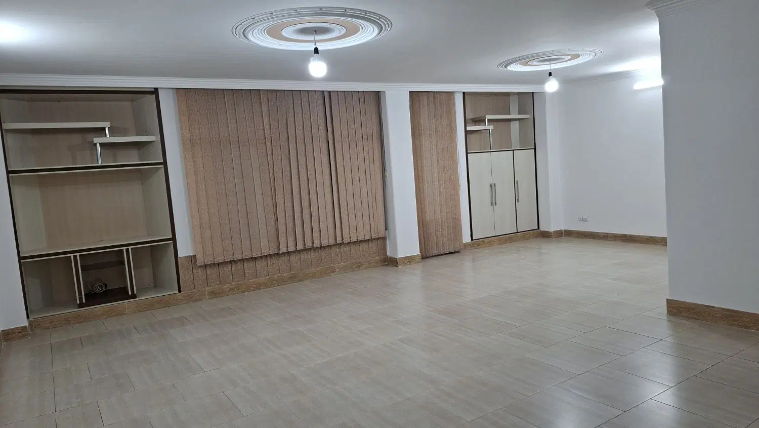 آپارتمان۱۵۰متری دو خوابه مشتاق سوم