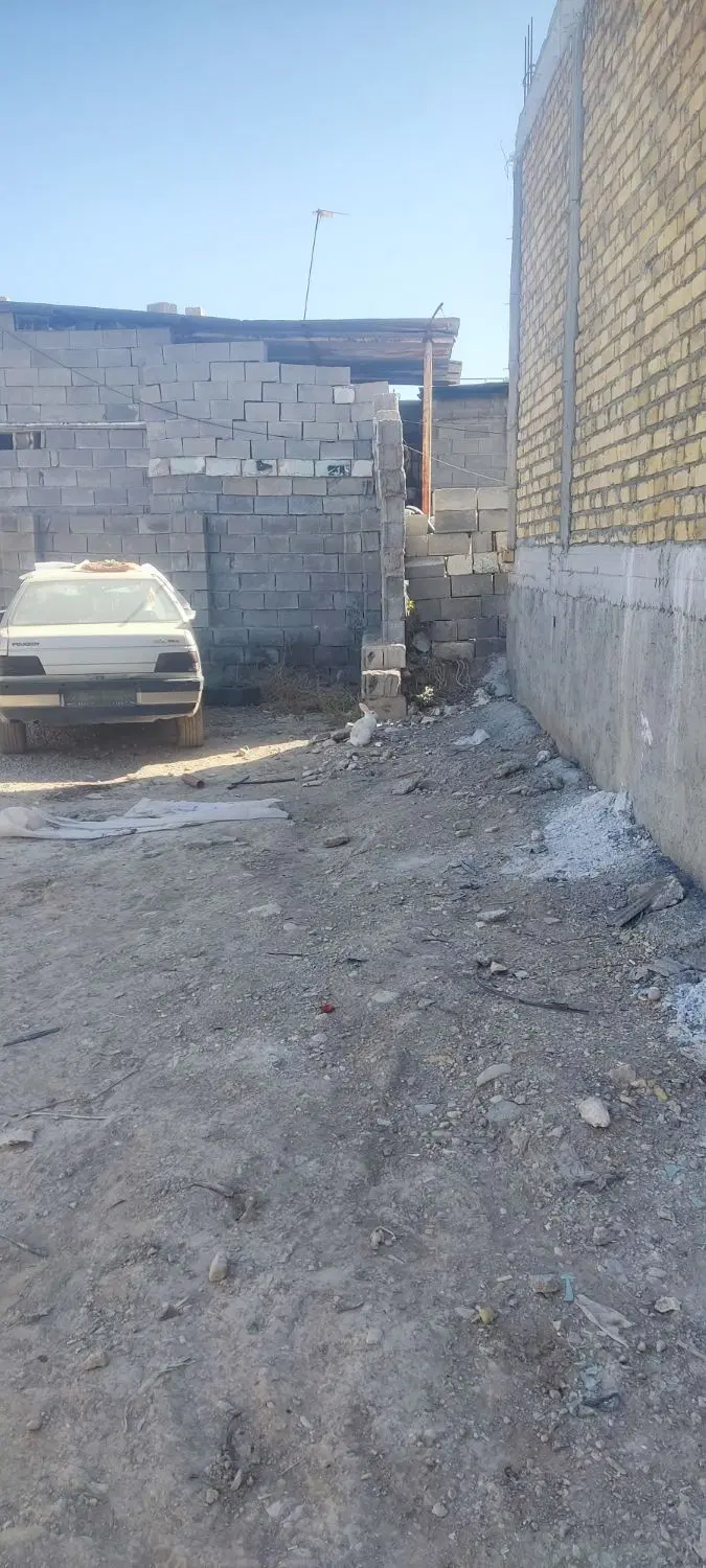 زمین تجاری ۳۰۰ متر