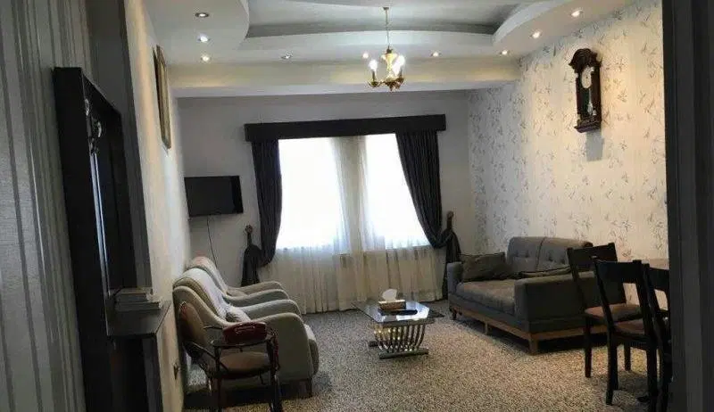 همخونه خانم