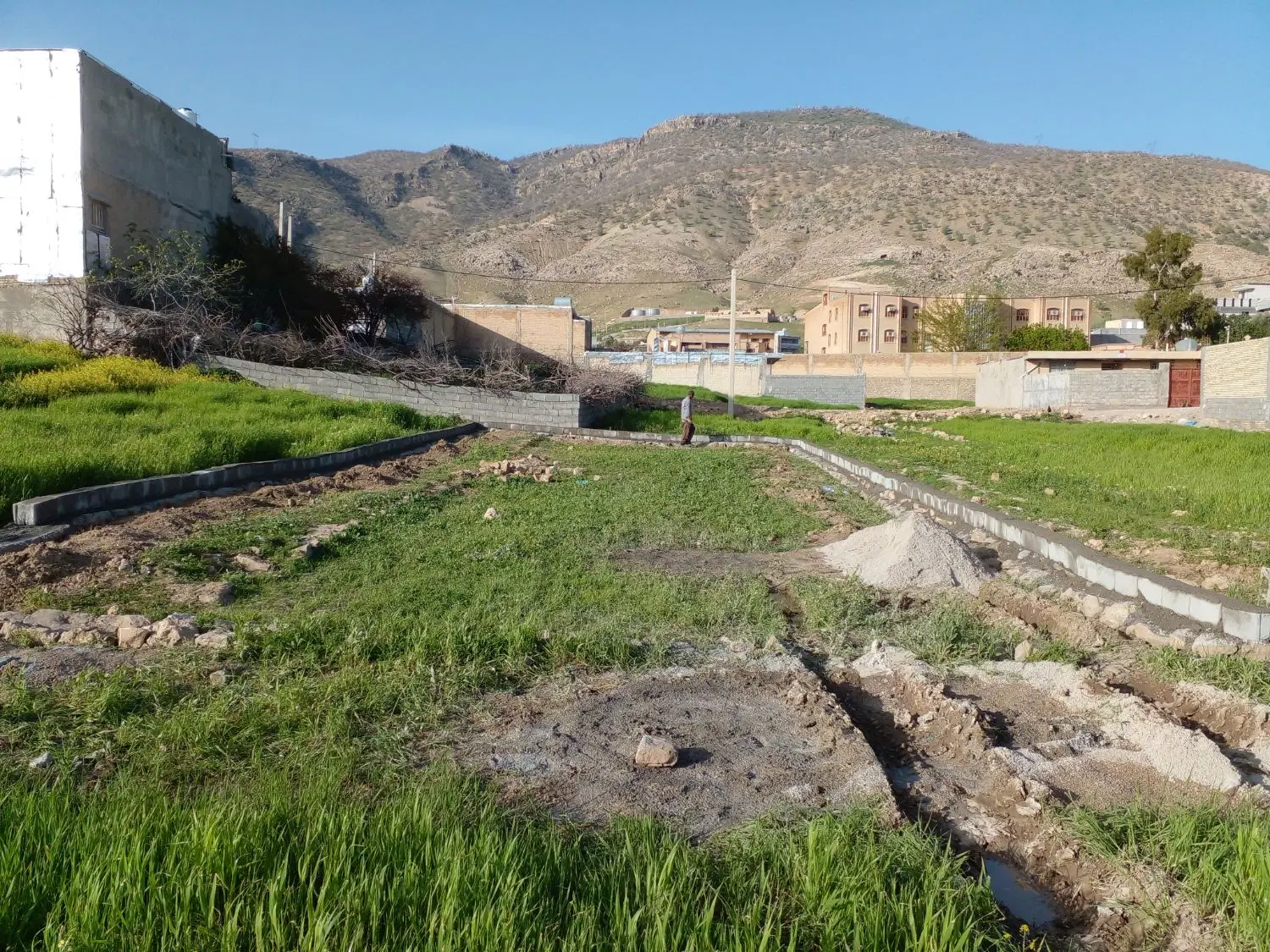 زمین۲۵۰ متری