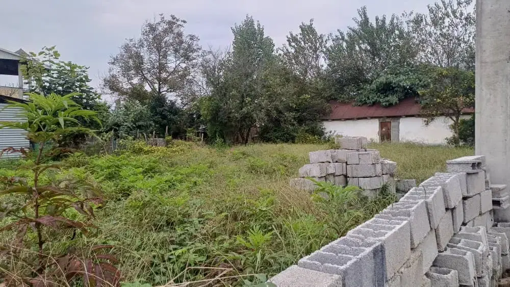 زمین به مساحت 240متر کاربری مسکونی