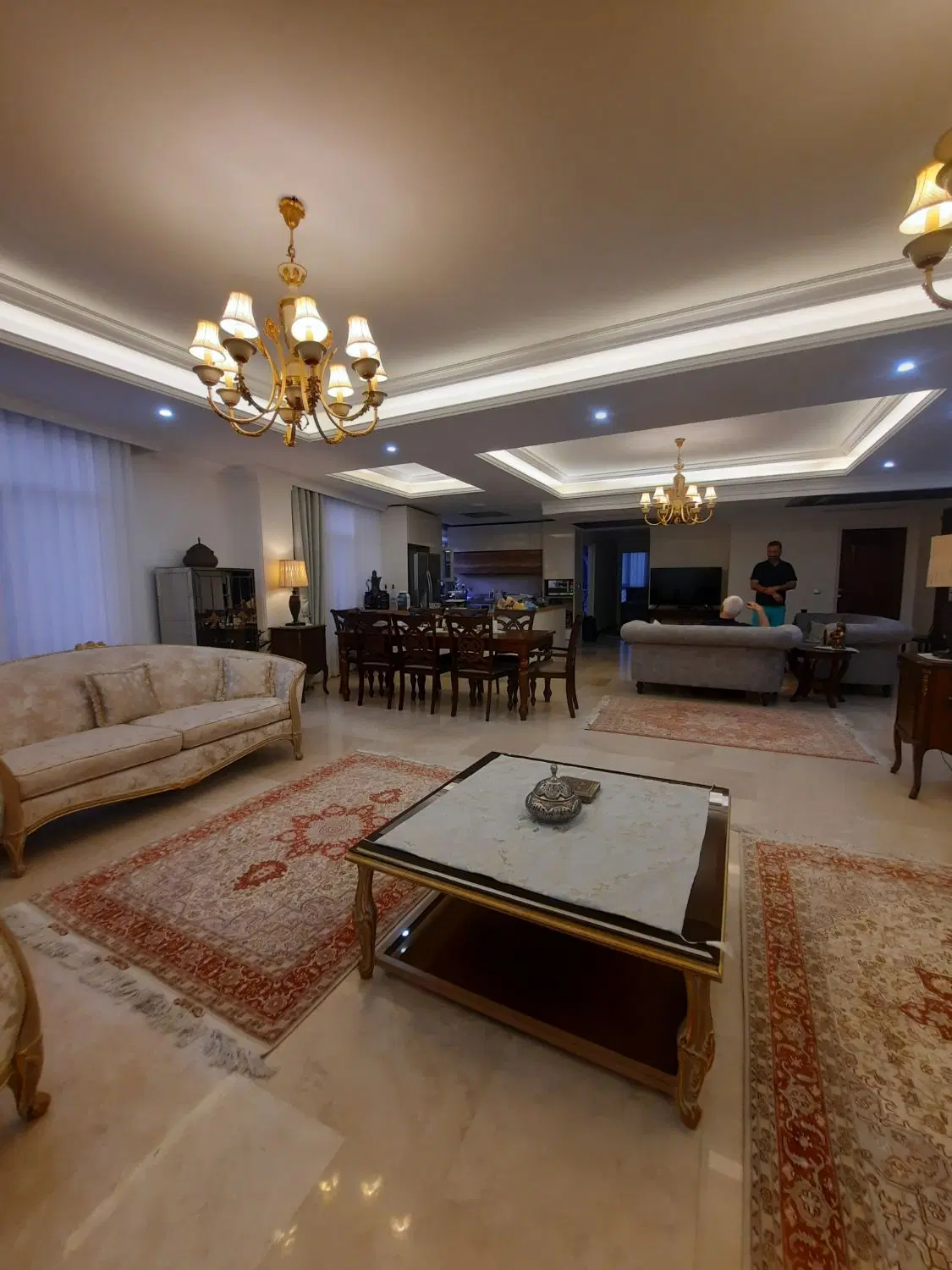 نیاوران مژده ۱۸۰متر_فول مشاعات فعال_خوش نقشه