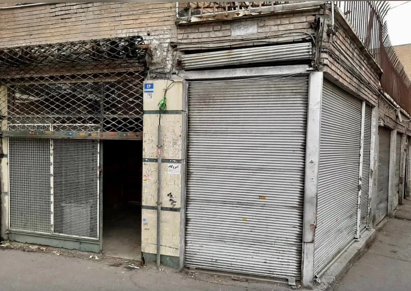 مغازه 50 متر مربع مابین میدان قیام و چهارراه مولوی