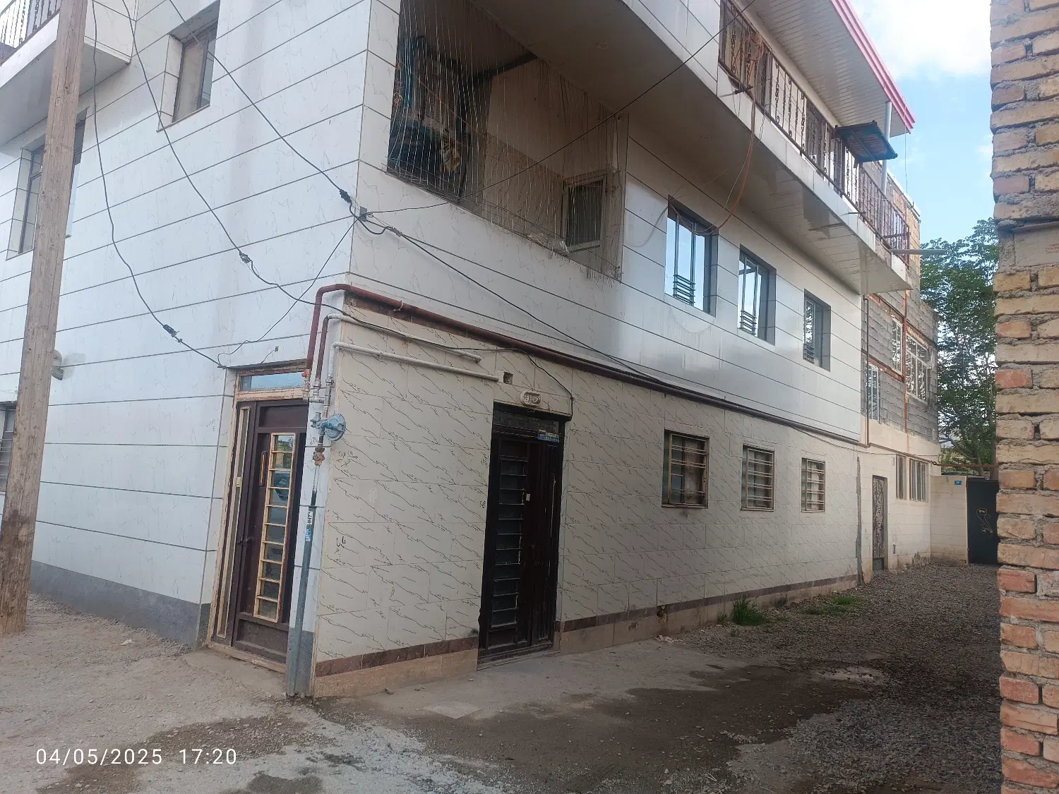 طبقه همکف راه جدا