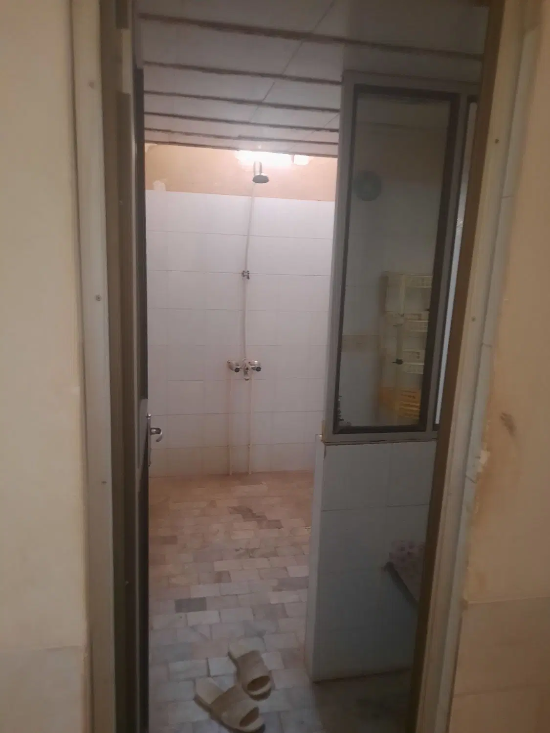 زیرزمین مسکونی یگ خواب