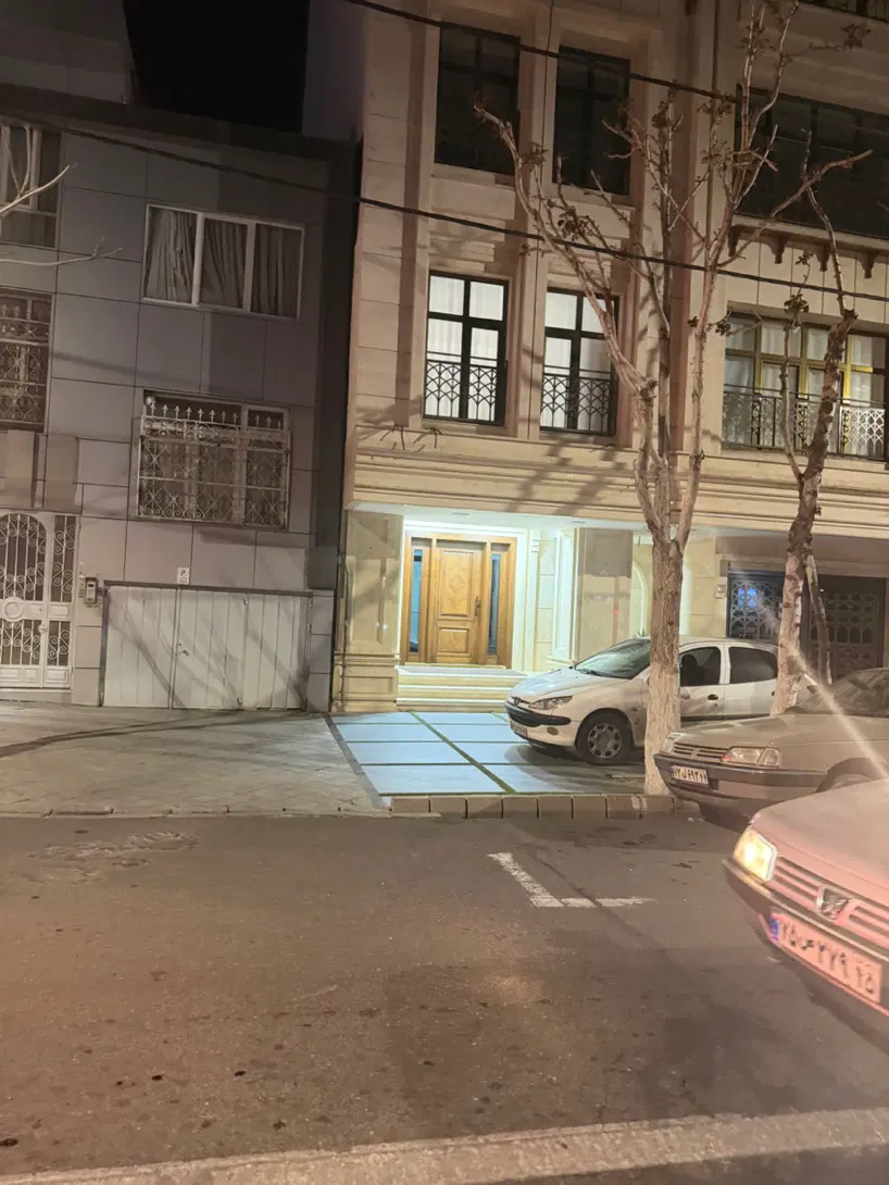 ۳۰۰ متر آپارتمان ولیعصرجنوبی