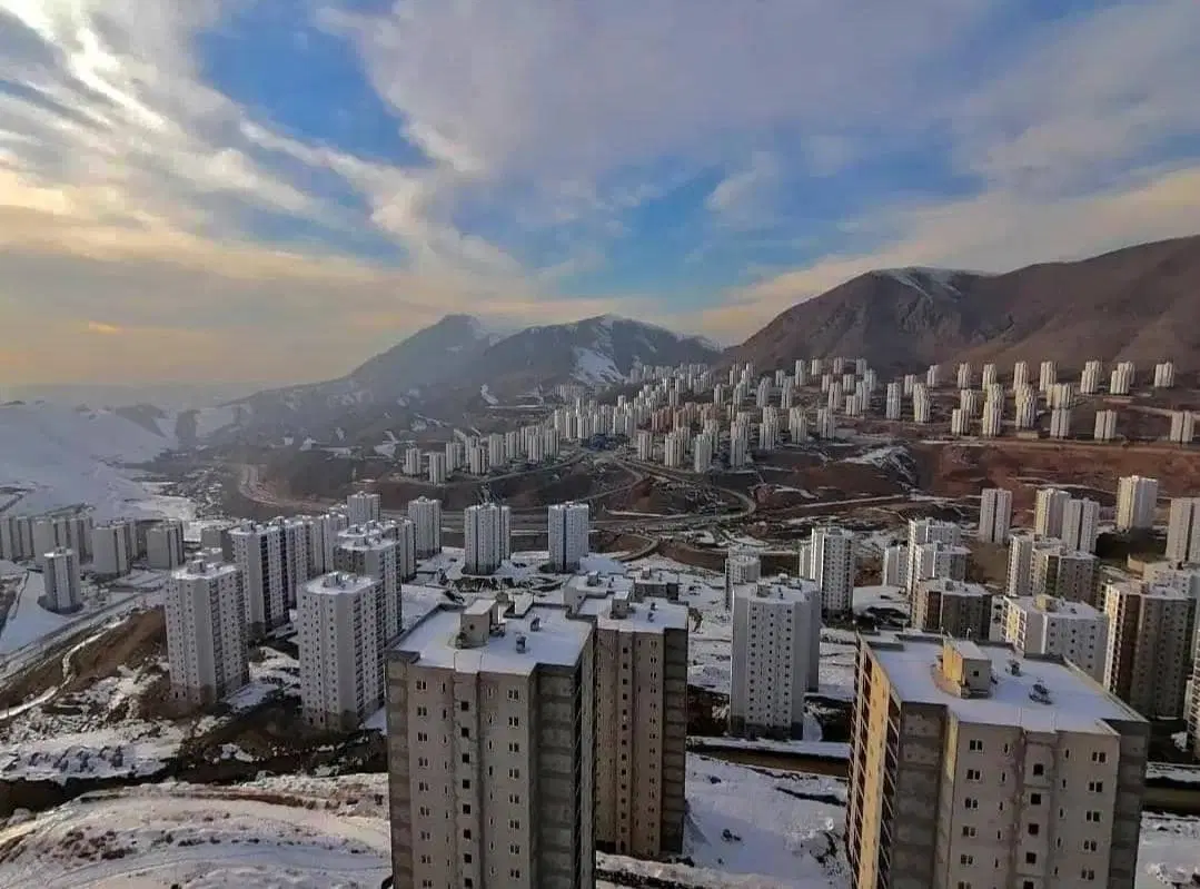 طبقه ۱۲ شمال شرقی فاز ۵ شمالی نزدیک به تحویل