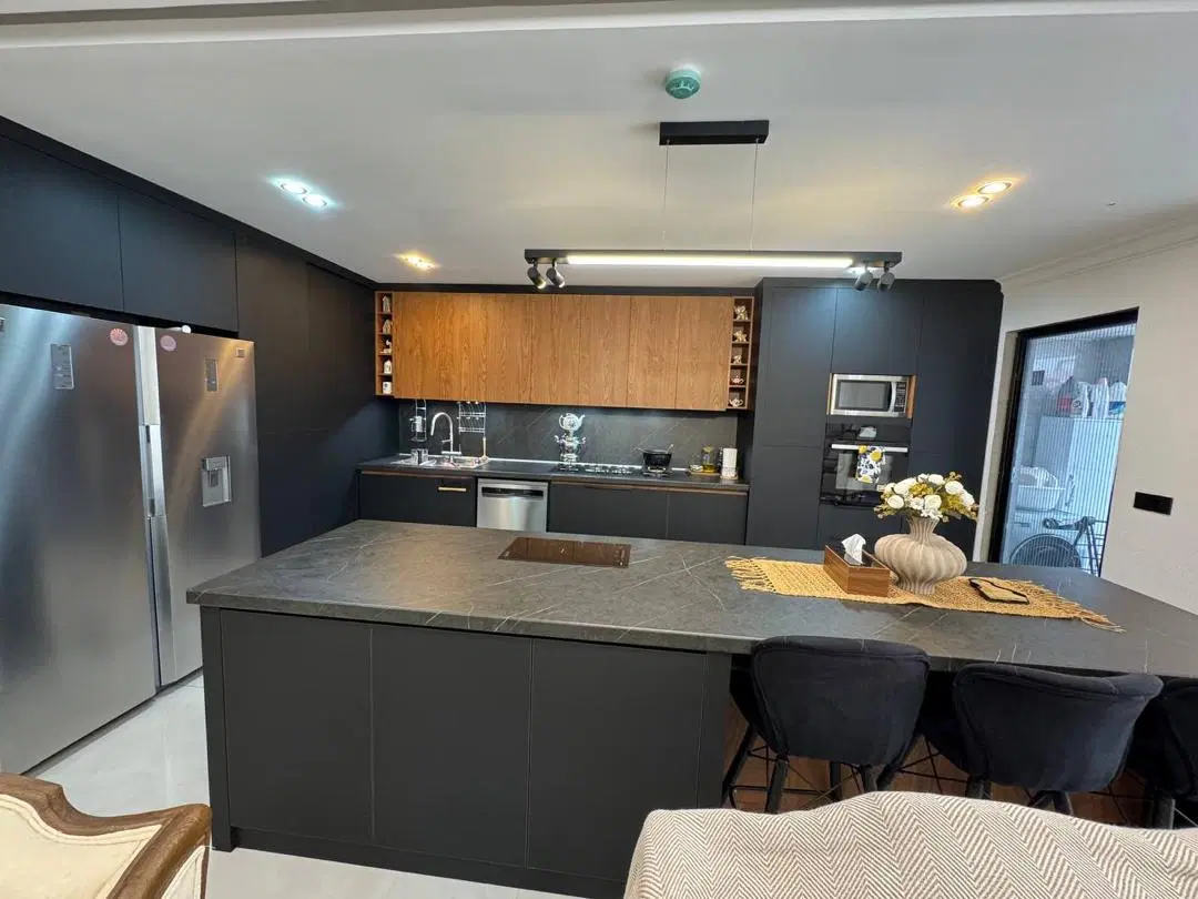 170 متری تاپ لوکیشن