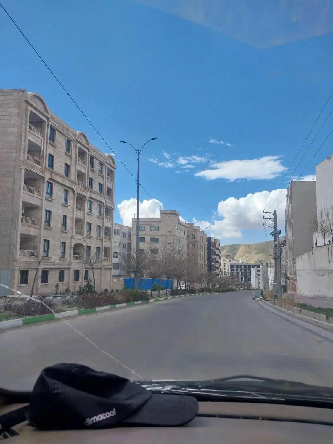همخونه خانم ، ظفر