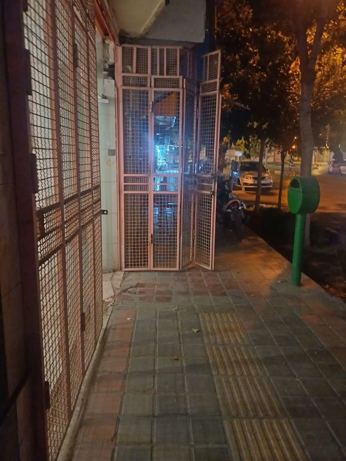 مغازه تجاری شیخ طوسی غربی(۲۴ متری اول)