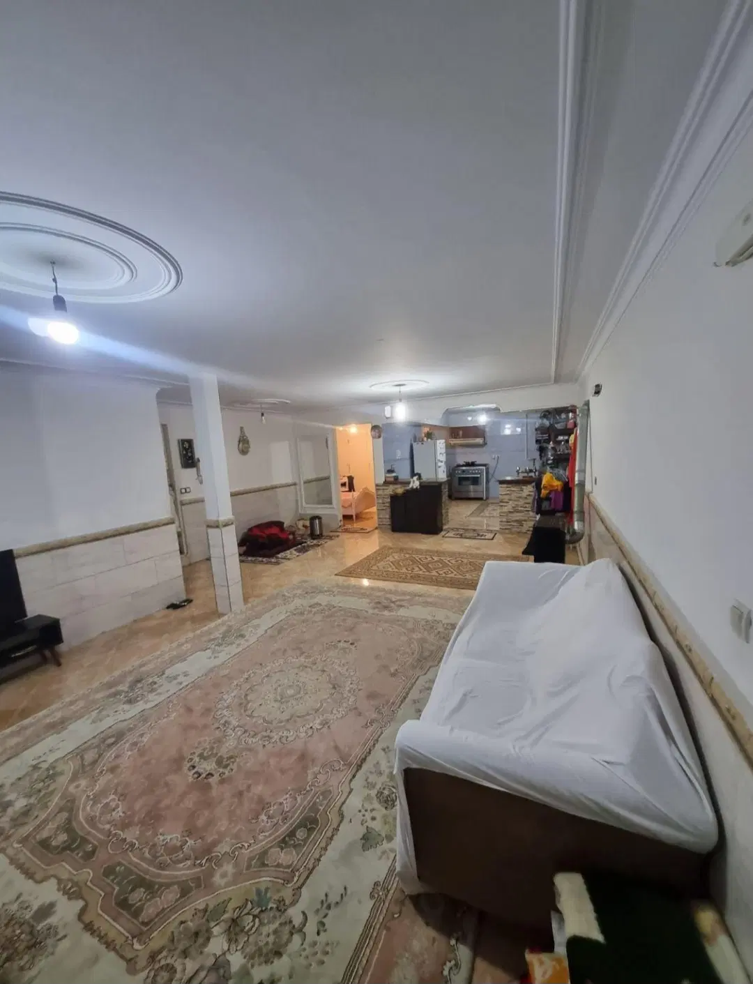 ۹۰مترآپارتمان بادرب جدامثل ویلایی
