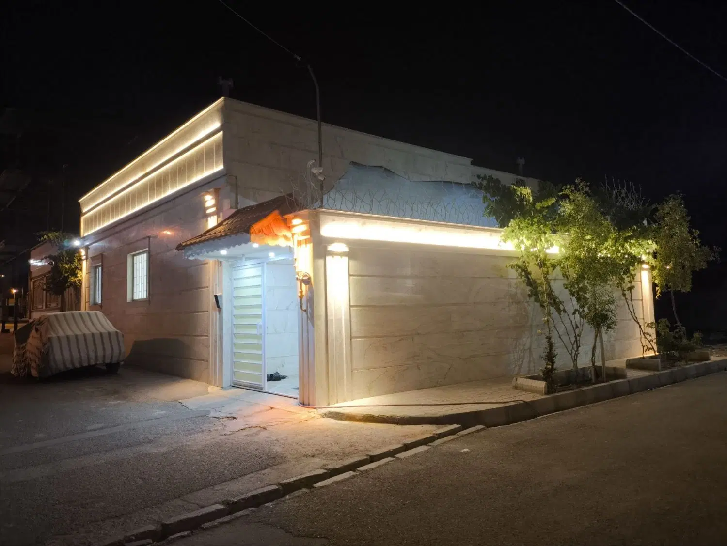 زمین مسکونی ۱۳۰ متر در دستگرد