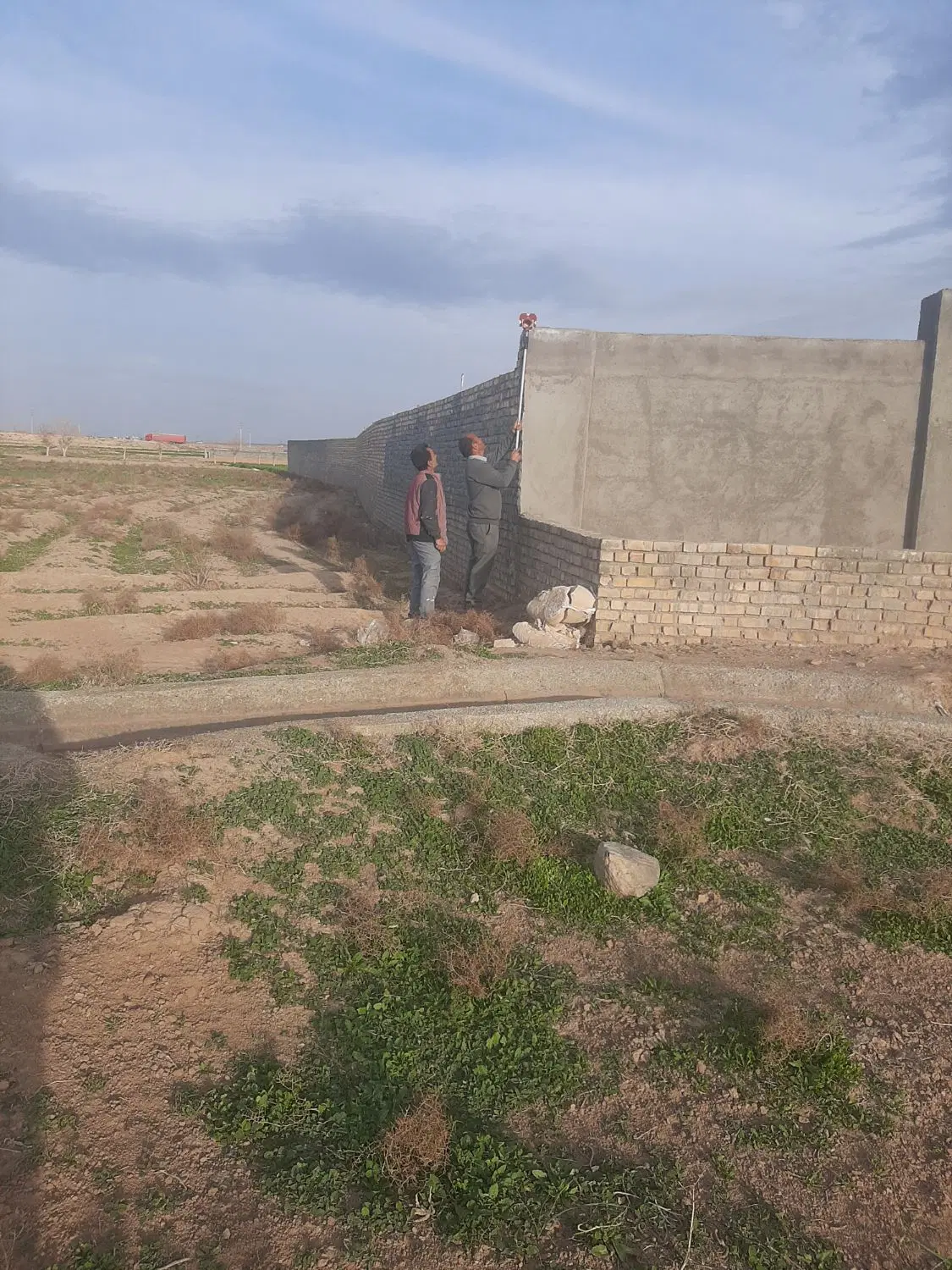 زمین فروشی
