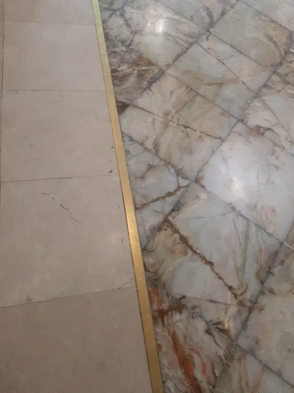 دفتر کار تجاری و مغازه