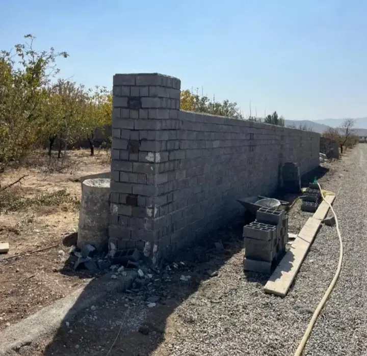 ۱۰۰۰متر زمین ویلادیوار کشی طرح هادی برقزانچی فوری