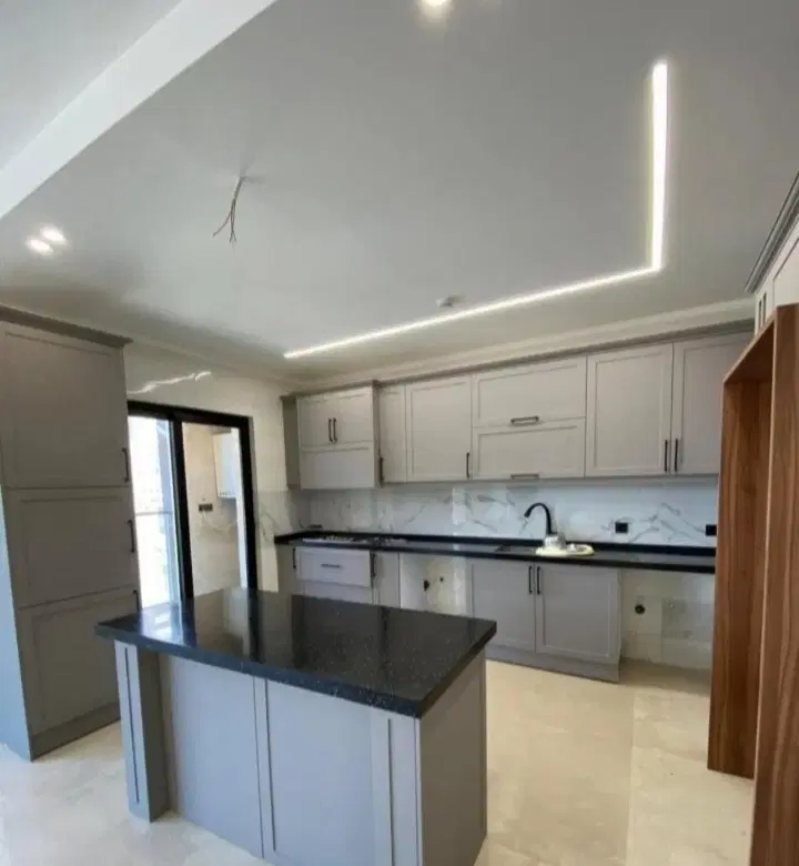 اپارتمان دو خوابه بازسازی کامل شده