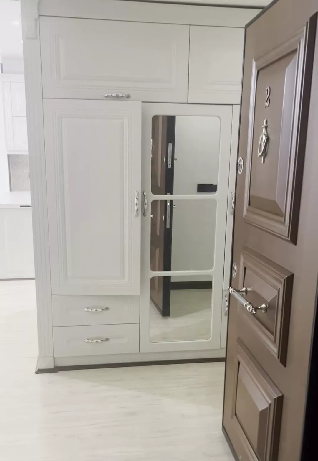 شهرک راه اهن ۱۲۵ متر ۳ خوابه طبقه اول فول امکانات