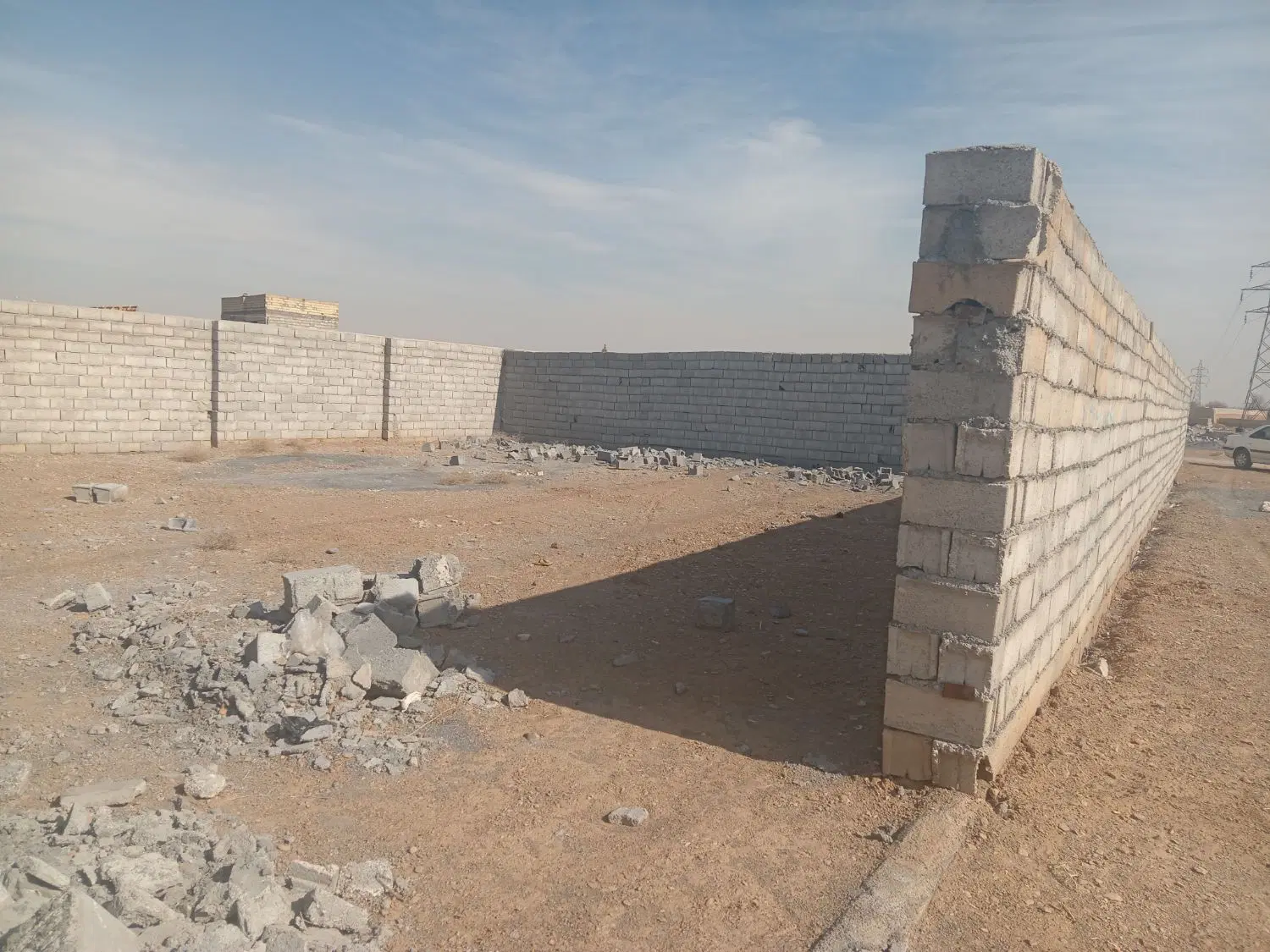 زمین چهاردیواری نزدیک کمربندی