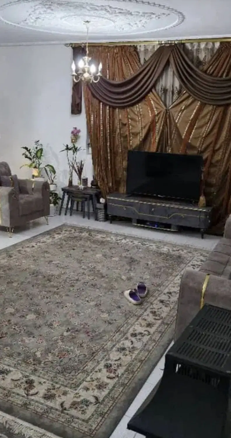منزل تک واحدی مستقل درب از حیاط