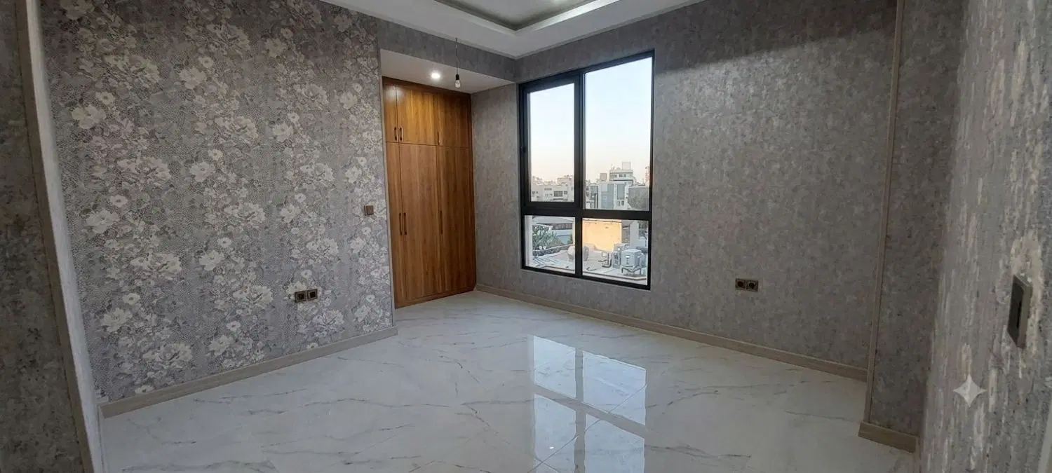 آپارتمان طبقه سوم 5 سال ساخت180 متری