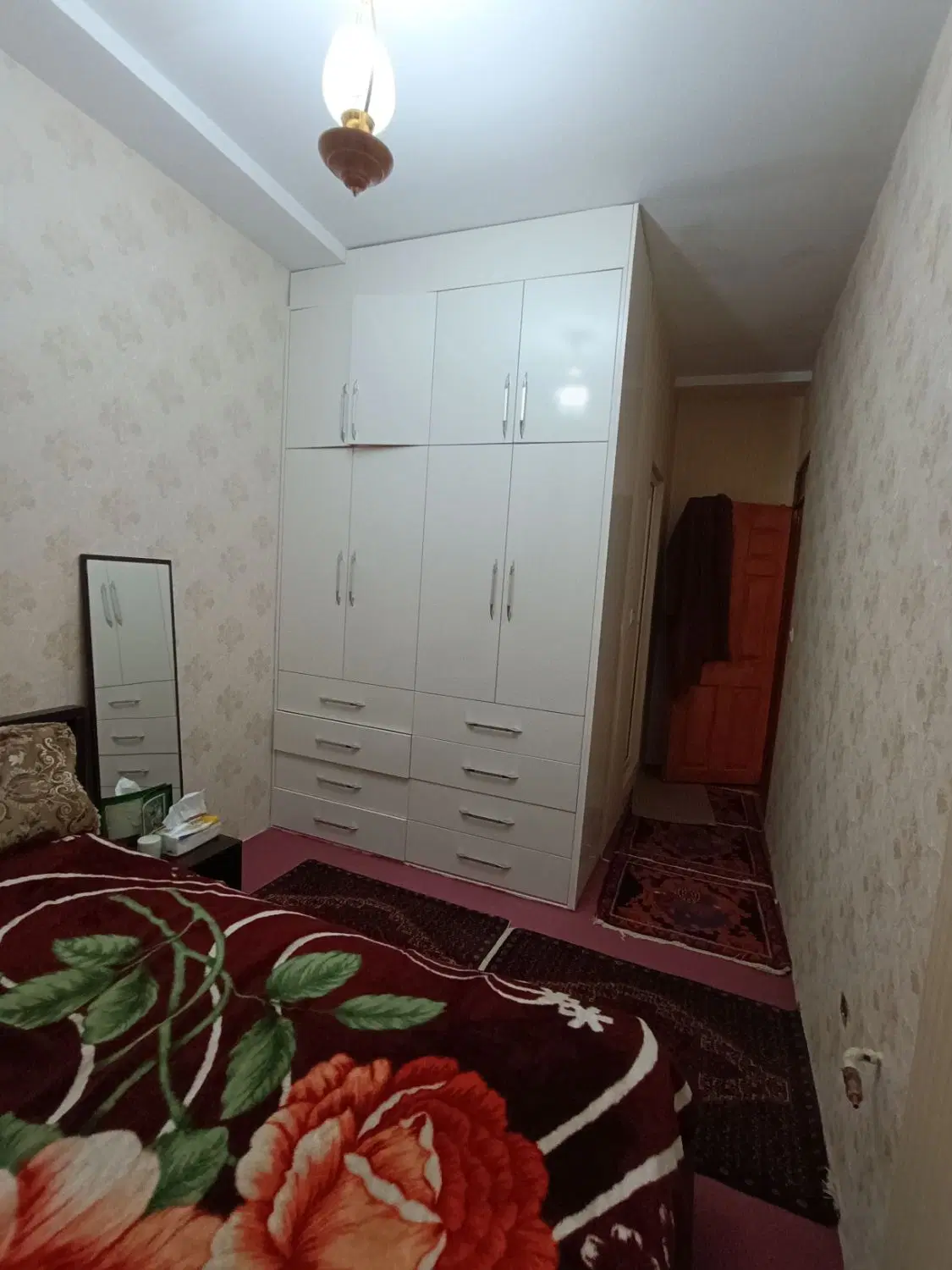 طبقه اول شمالی ۵ آذر