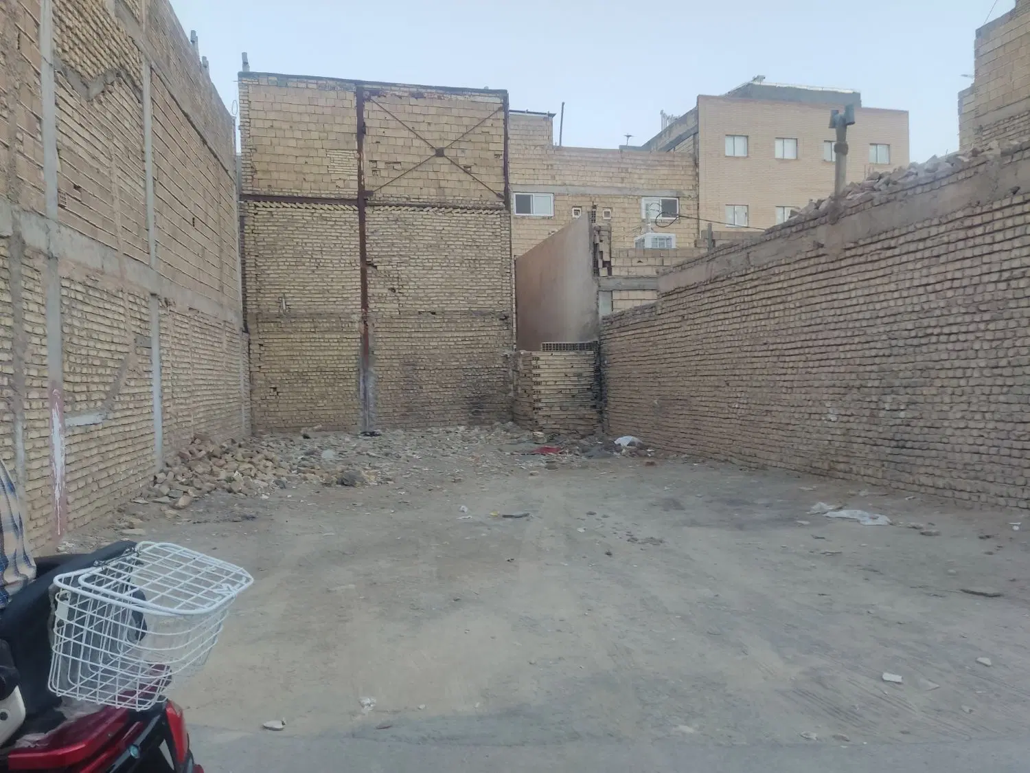 زمین 130 متری خانه اصفهان