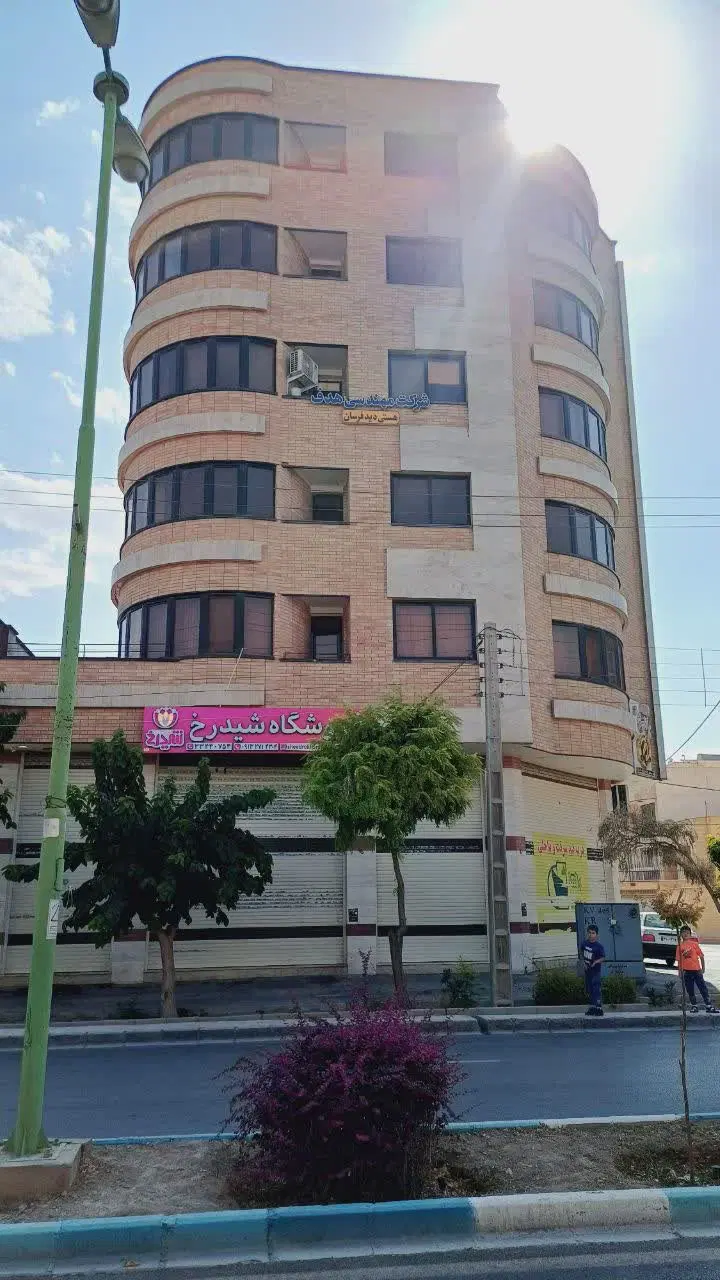 واحد اداری ۷۶ متری، امام خمینی جنب بوستان قلمستان