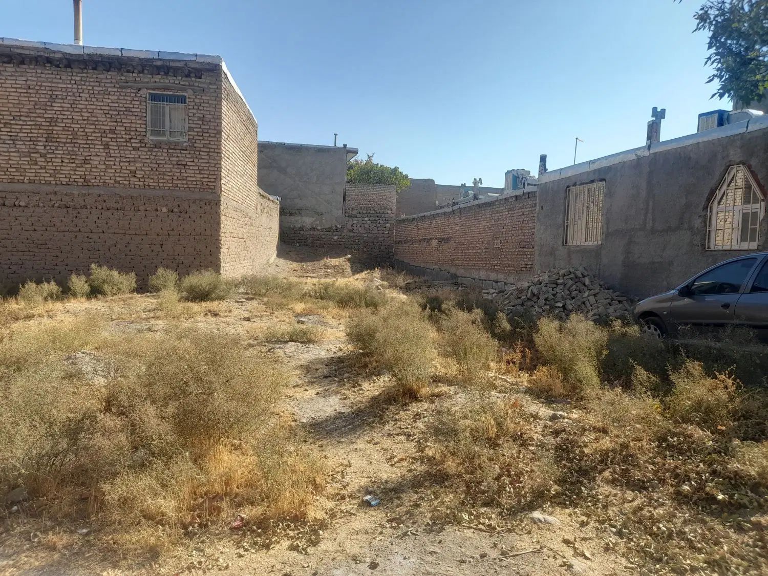 ۱۳۷متر زمین مسکونی در شینقر
