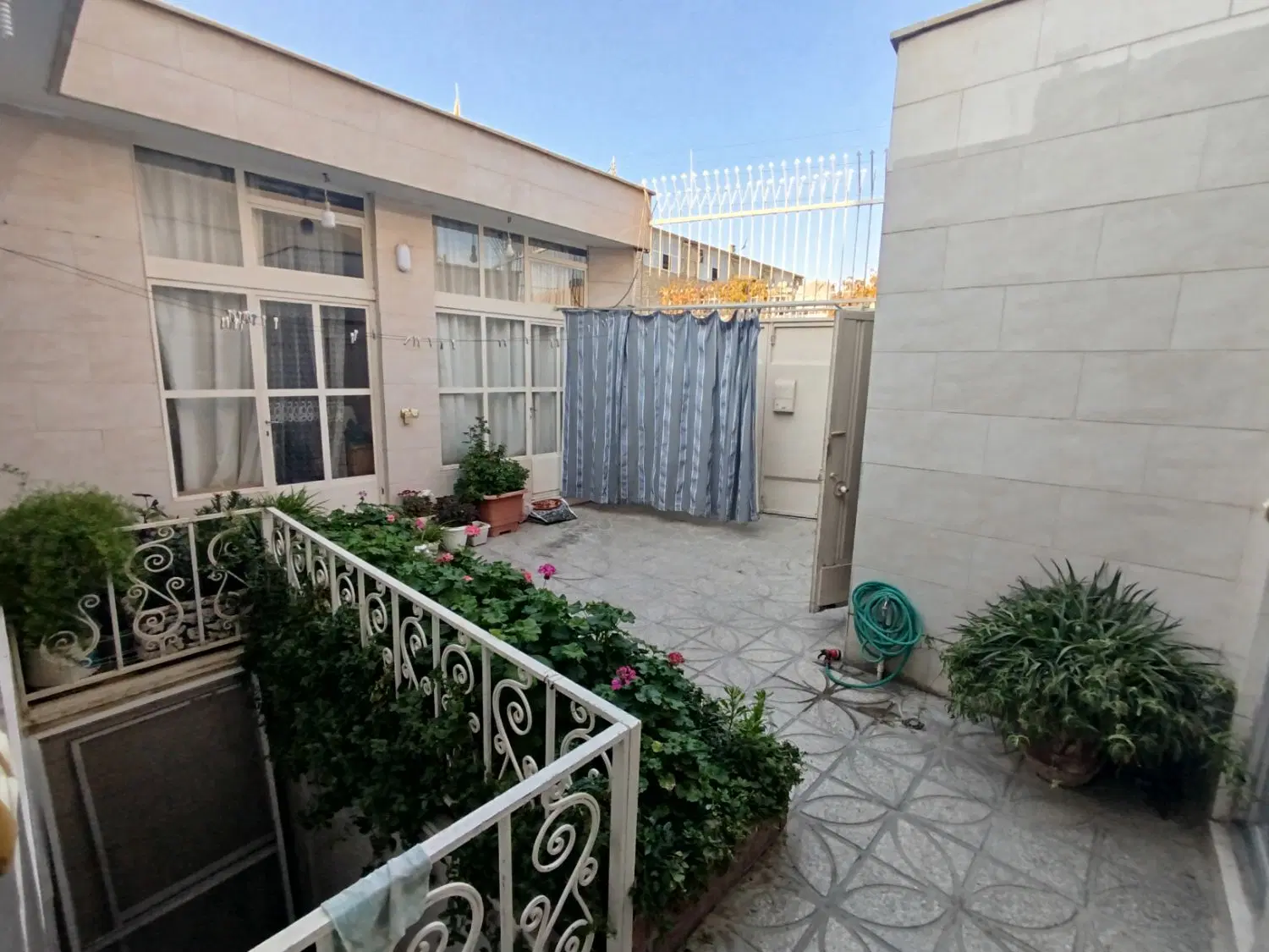 خانه ویلایی131متری همراه مغازه تجاری خیابان15خرداد