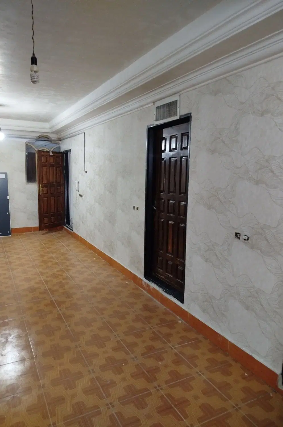 خونه ۹۰ متری جلوخیابان بدون پارکینگ