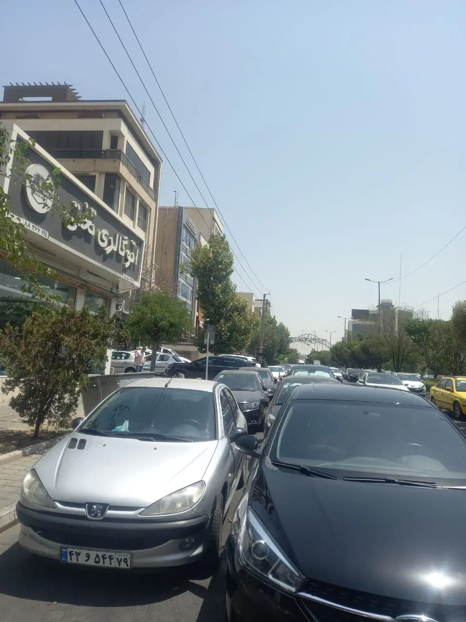 پاسداران شمالی اقدسیه ۴۱۰متردوکله موقعیت تجاری