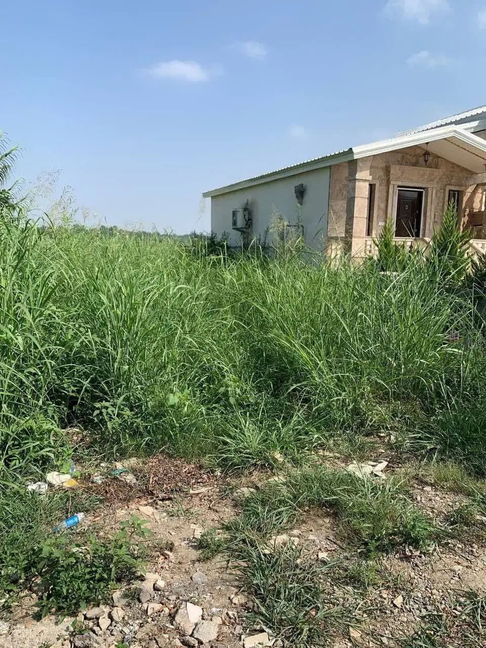 زمین مسکونی خوشقواره200متری اماده ساخت باسند