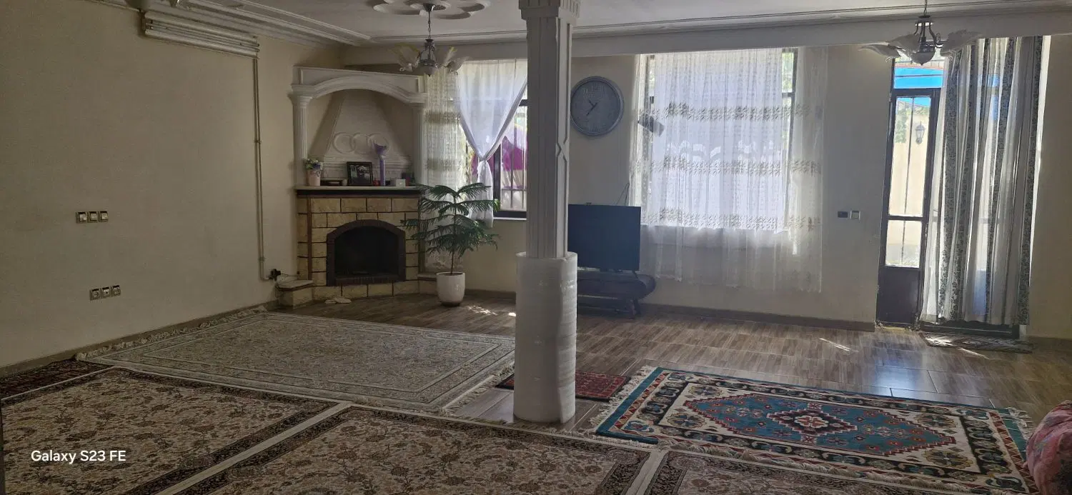 منزل دربستی ۱۸۰ متری