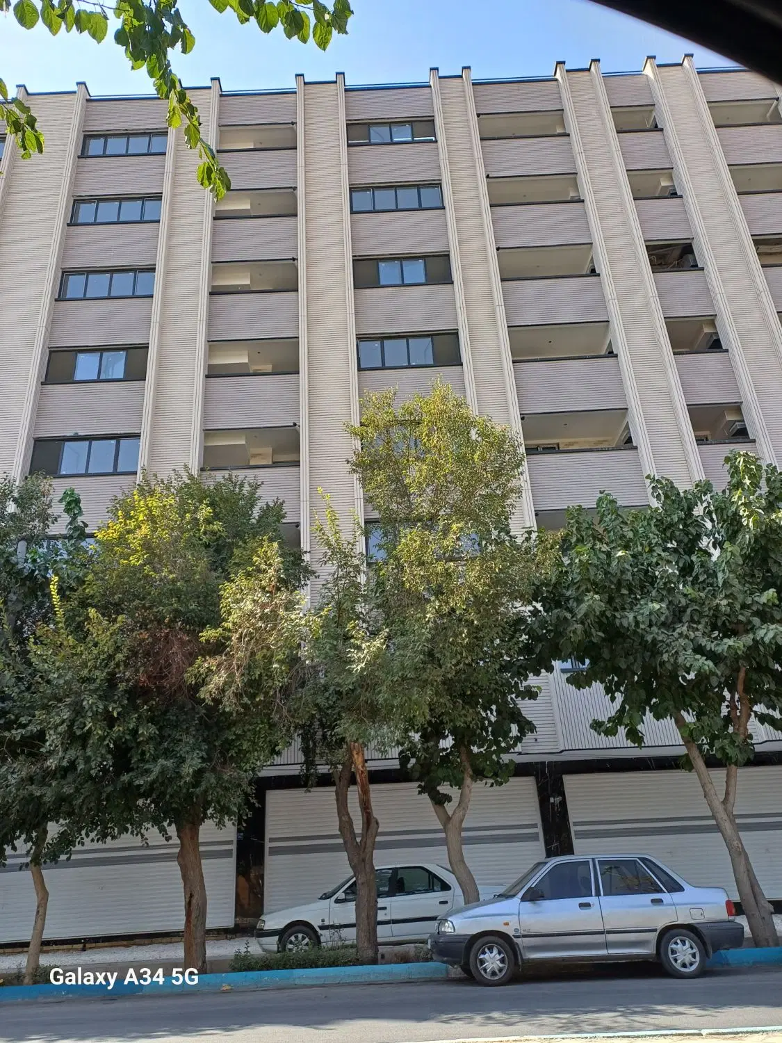 آپارتمان ۹۹ متر جنوبی خ شهیدان غربی