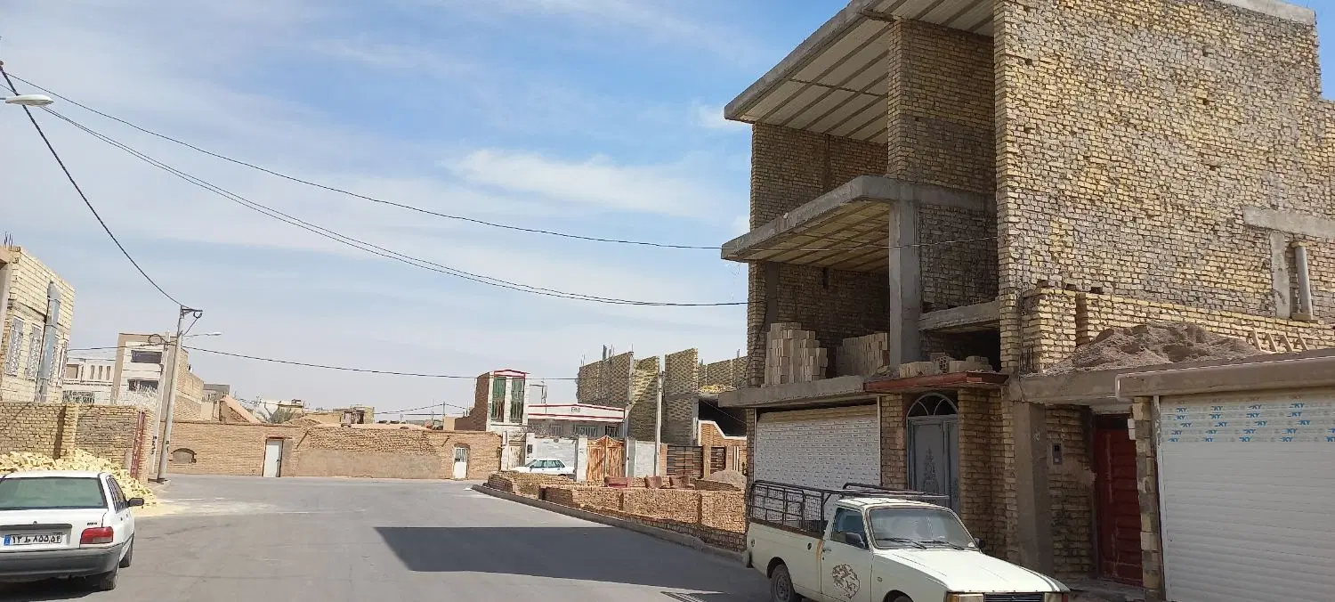 خانه نیمه ساز