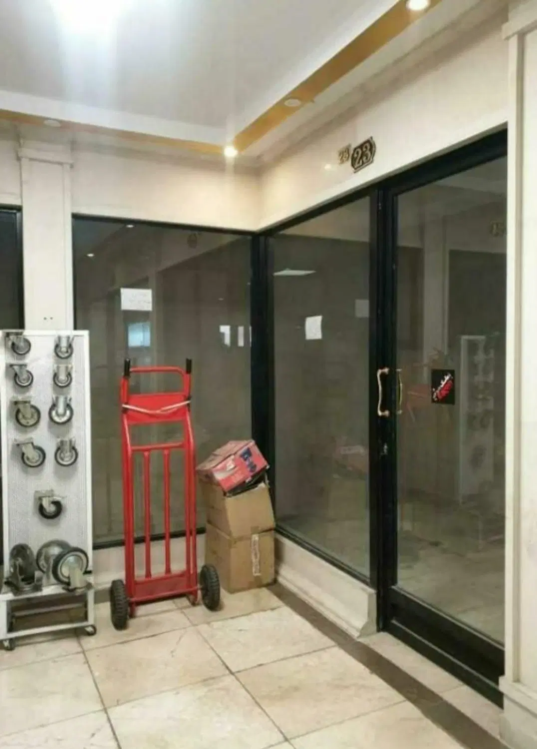 فروش ۱۶ متر تجاری با سر قفلی و ملکیت