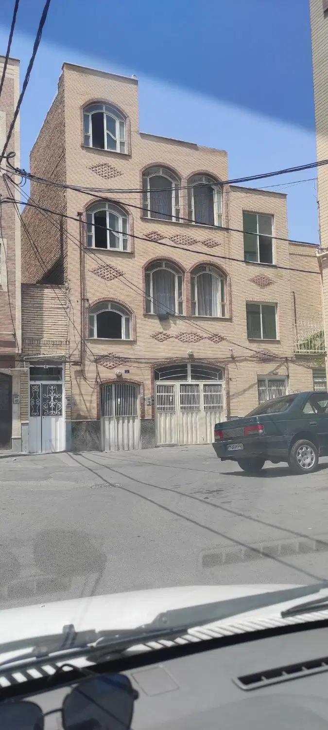 فروش ساختمان سه طبقه