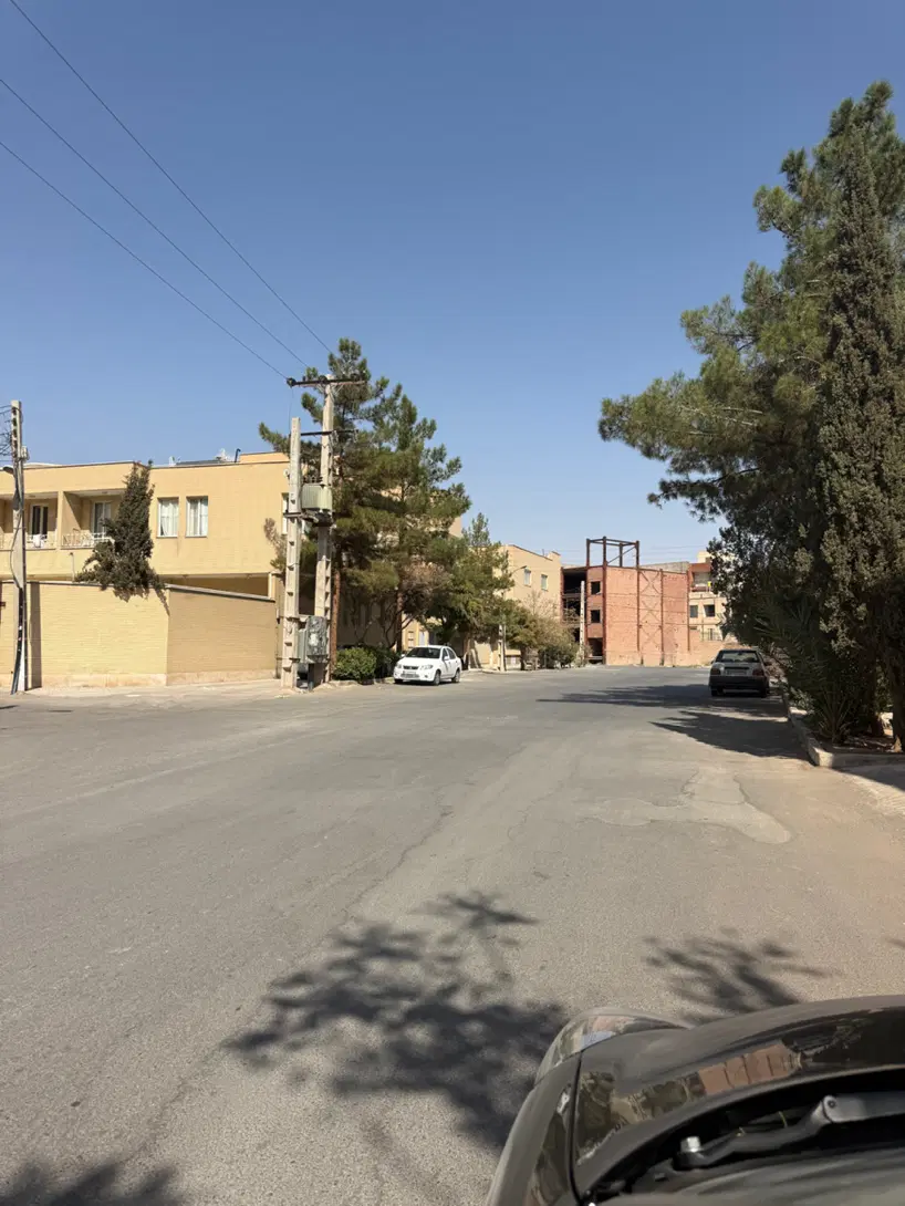 فروش زمین_شهرک باهنر_خ ظفر_لوکیشن عالی