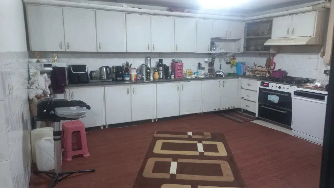 واحد همکف خیابان هاشمی نژاد