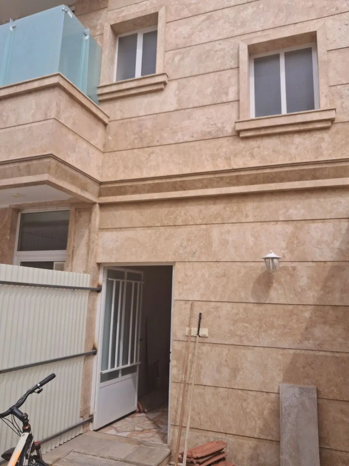 معاوضه و فروش منزل ویلایی دوطبقه در حد صفر