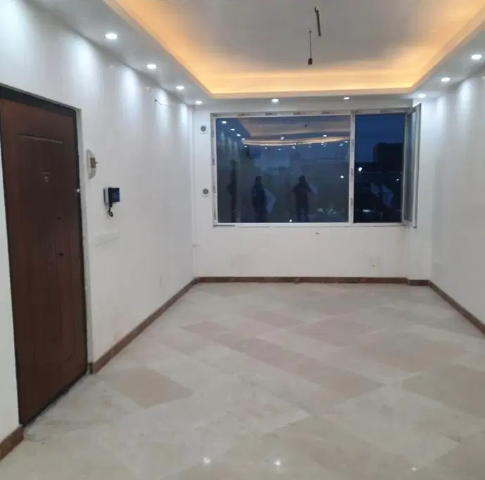 یک واحد اداری با موقعیت عالی بر جاده ساوه