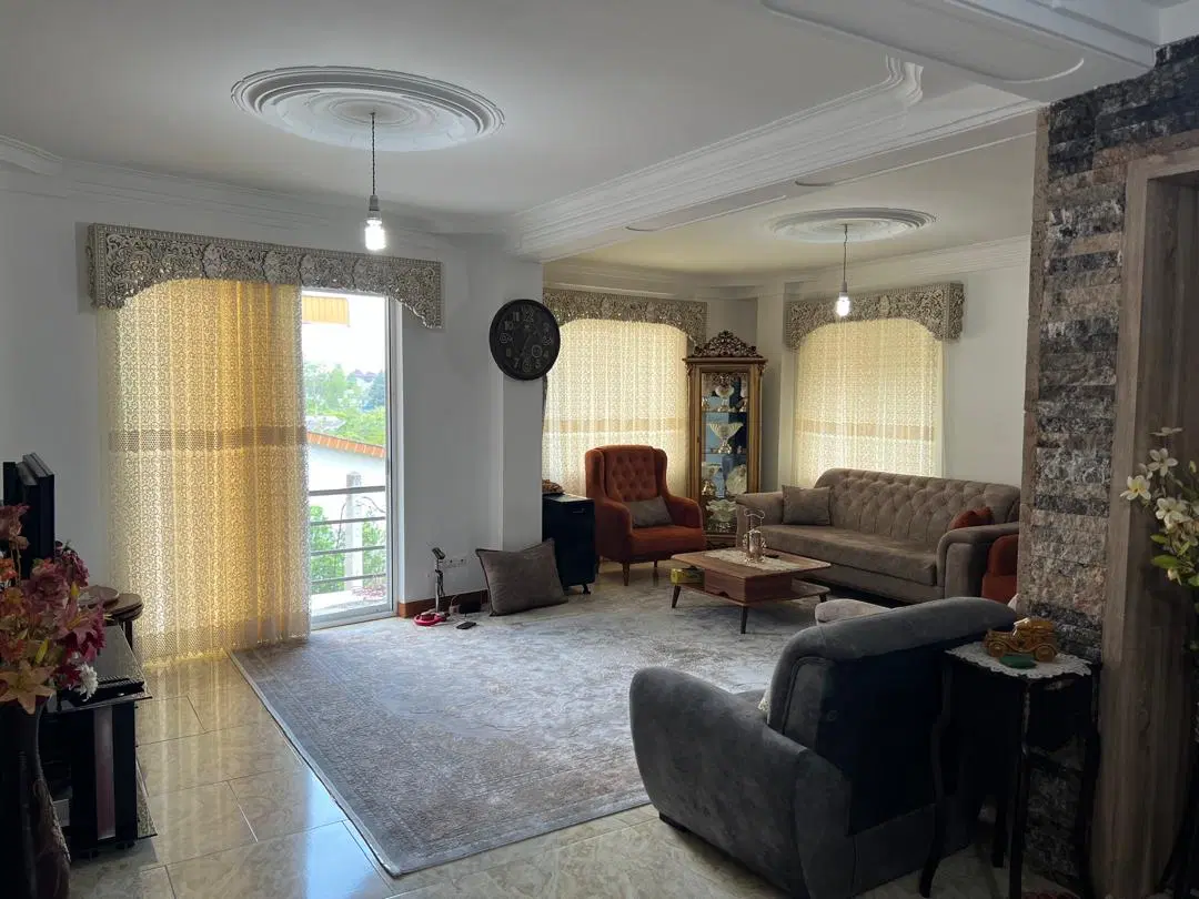 فروش آپارتمان با ۳ دهنه مغازه
