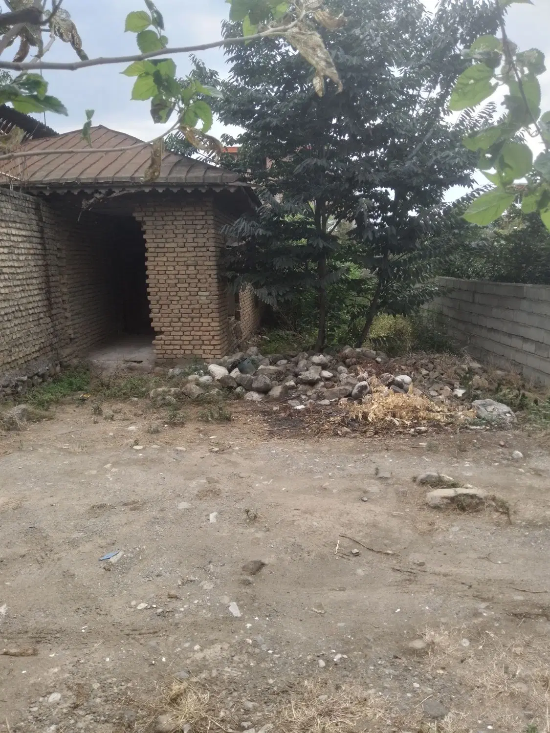 زمین فروشی