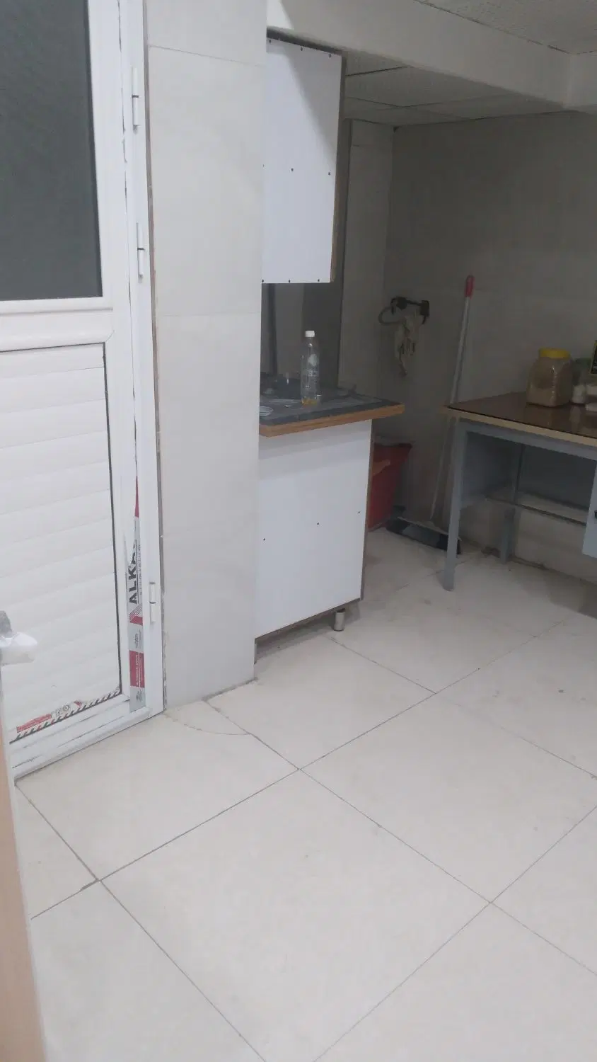 فروش ۱۸مترمغازه زیرزمین پاساژملت