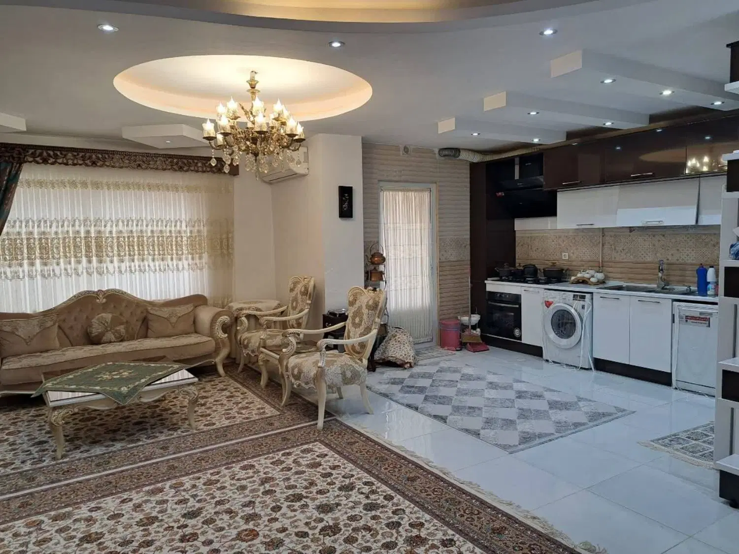 آپارتمان خوش نقشه ۱۰۰ متری صیاد ۳۸ ویودار